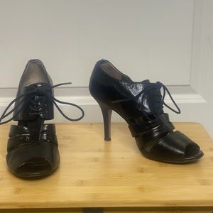 Tahari LIDO Black Leather Lace-Up Open-Toe Heels Size 9